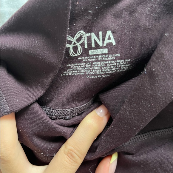 TNA high waisted burgundy leggings - Picture 3 of 4